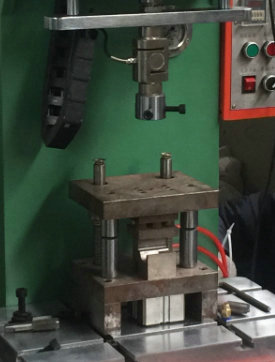 汽车零部件模具